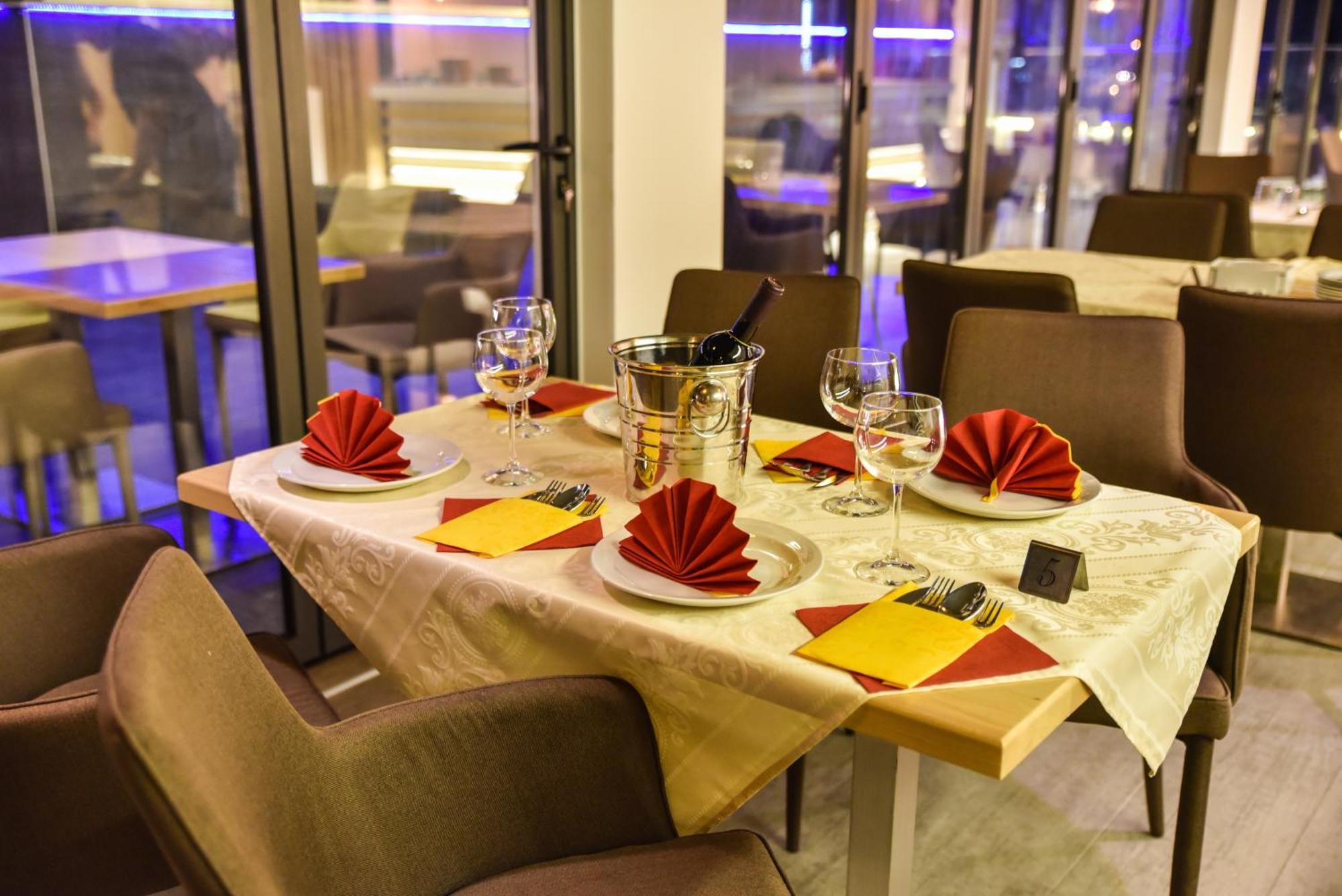 Hotel Evropa Ulcinj Eksteriør billede